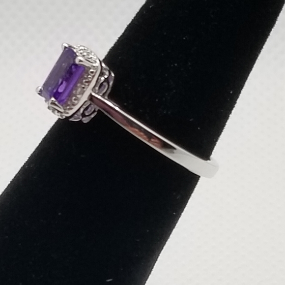 NIB! Silver Amethyst/Diamond Accent Ring - Picture 6 of 6